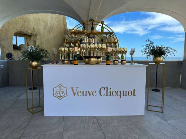 Bancone Veuve Cliquot 200X75X90h BAN05
